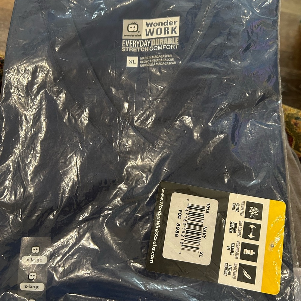 E899 WonderWink Men's Blue V-Neck Shirt Sz XL NWT